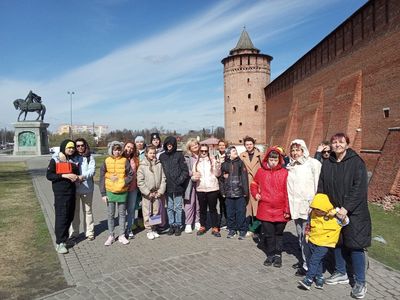 Для семей из Белгорода провели экскурсию по Коломенскому кремлю