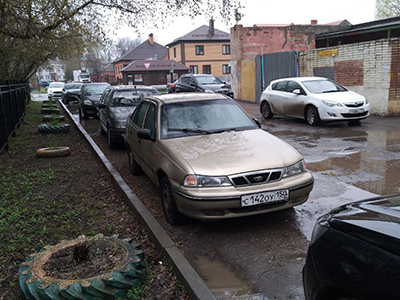 Владельцев еще двух брошенных автомобилей ищут в Коломне